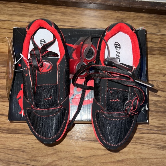 Heelys-Juke Red, white and black modified rolling option tennis shoe-Youth 3 NWT - Picture 10 of 15